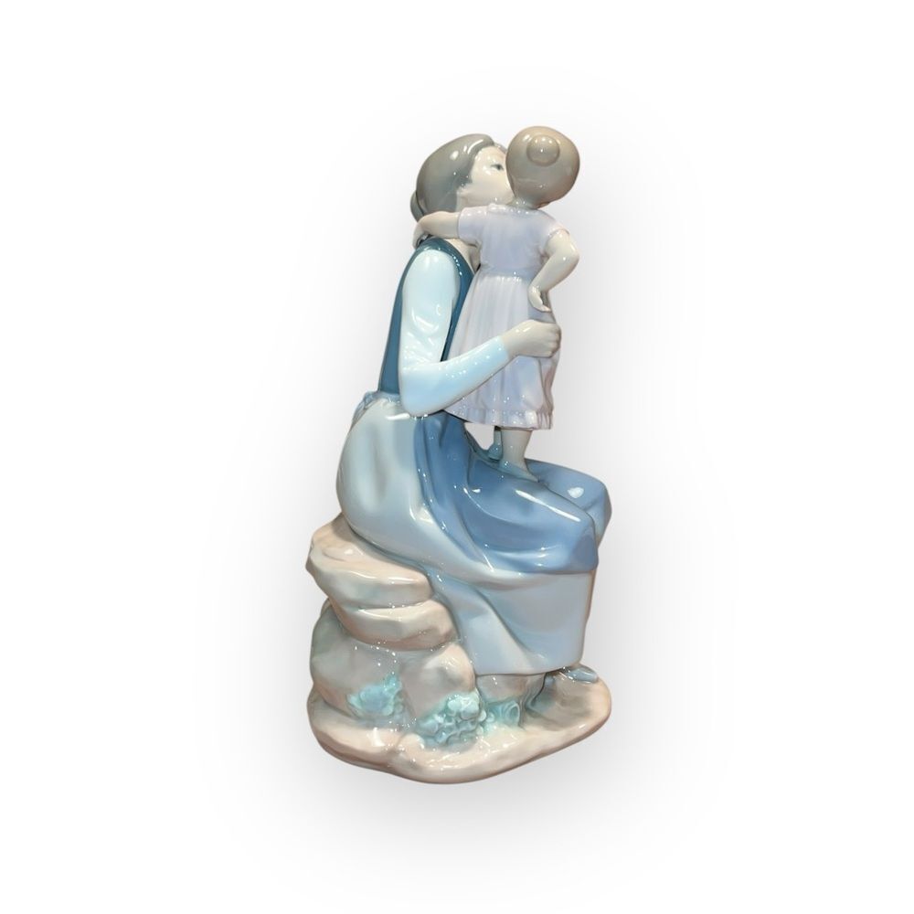 Lladro Nao Rare Retired “The Pampering” Porcelain Art - Picture 4 of 10